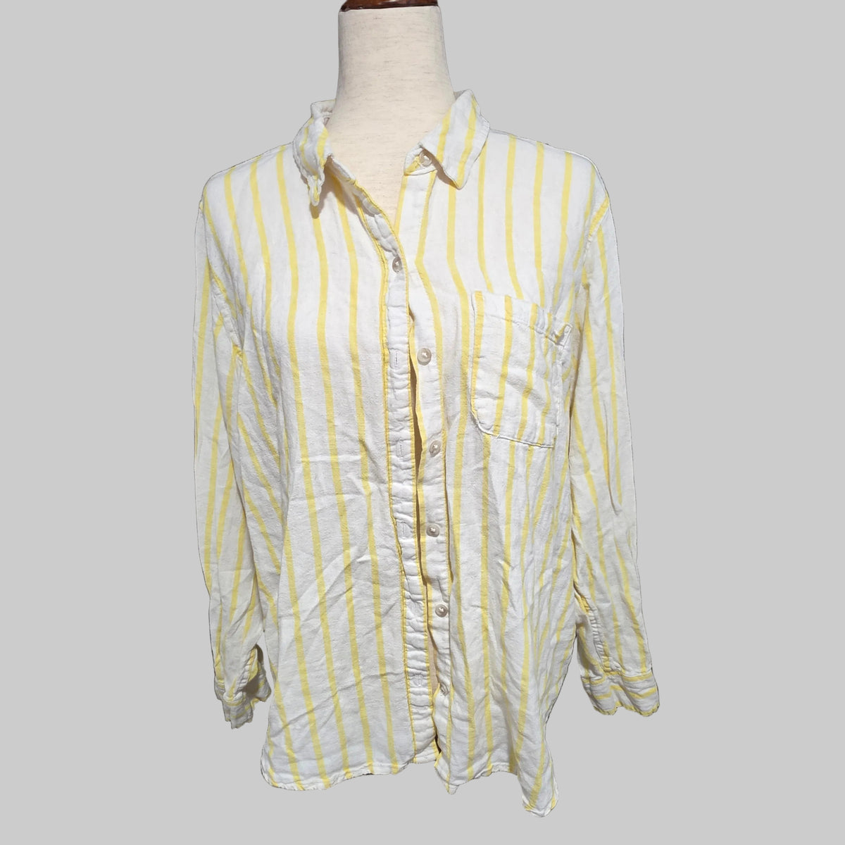 Universal Thread | Relaxed Fit Yellow Striped Linen Blend Button Down
