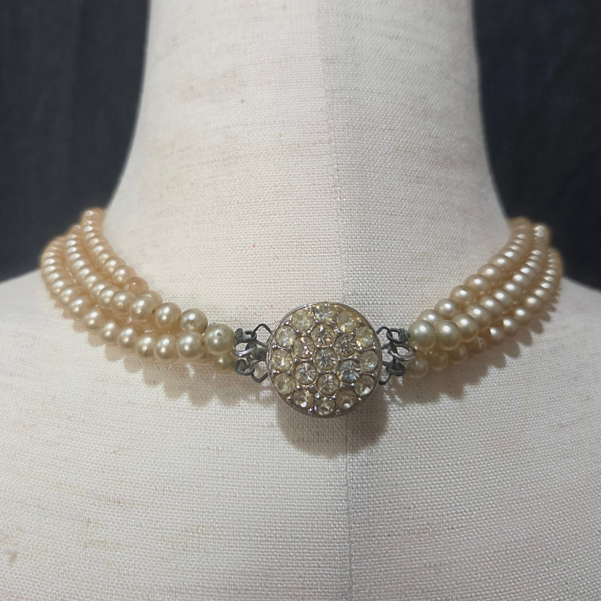 Sarah Covington | Vintage Imitation Pearl Necklace with Decorative Closure