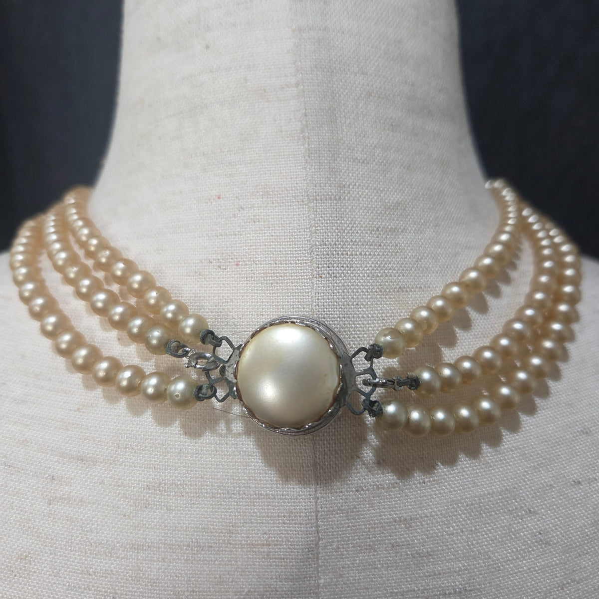 Sarah Covington | Vintage Imitation Pearl Necklace with Decorative Closure