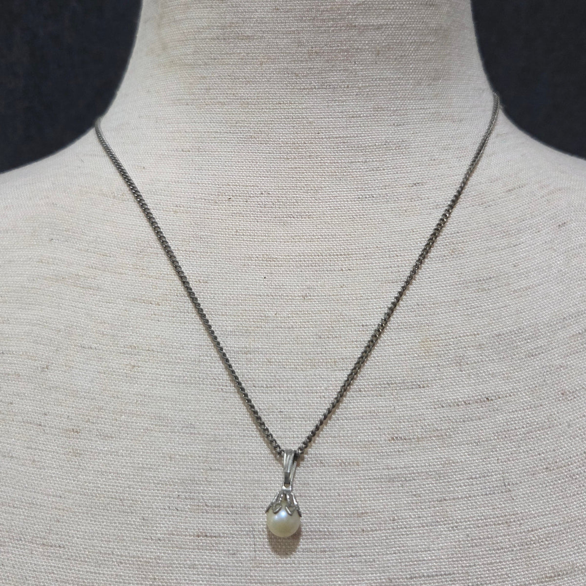 Single Imitation Pearl Pendant Necklace