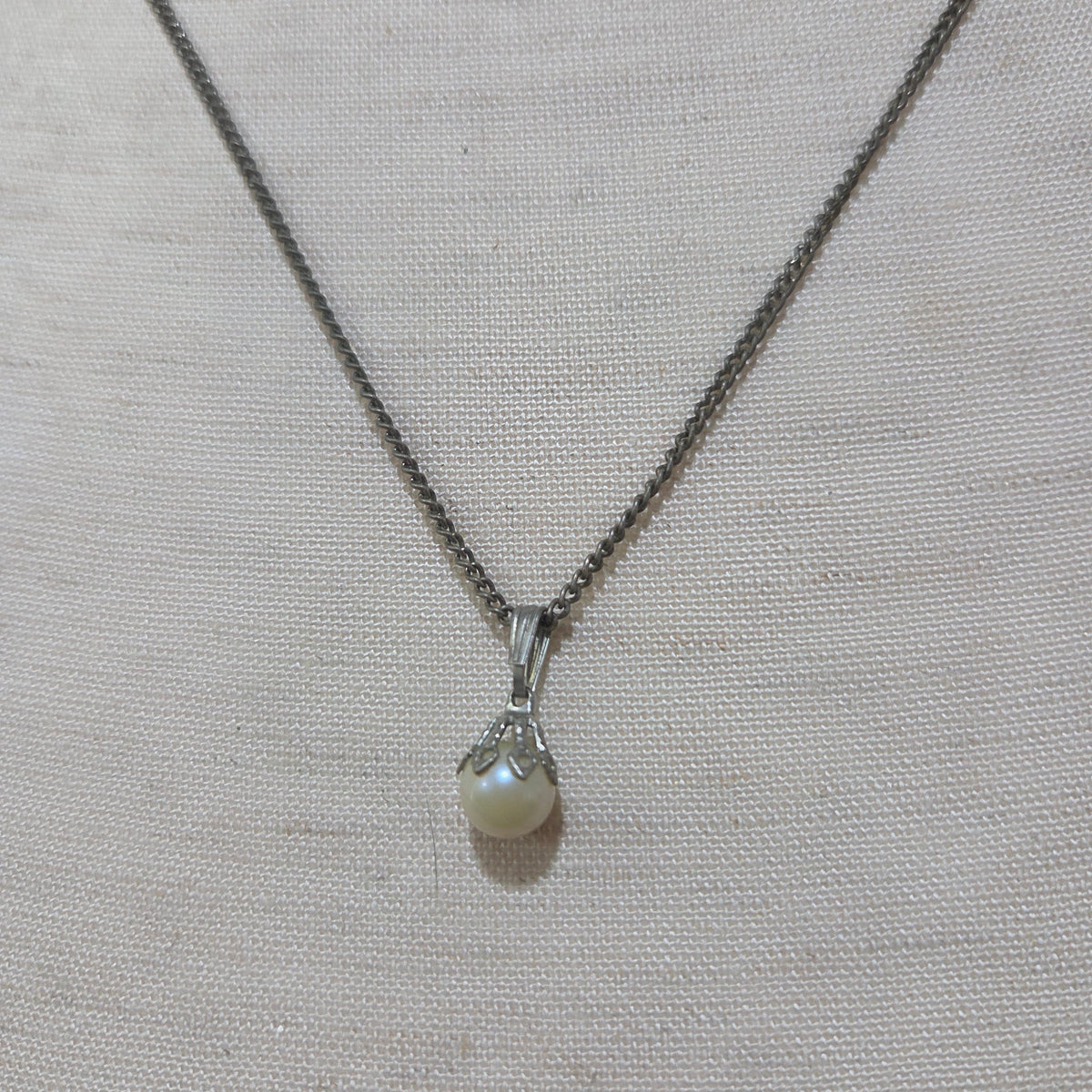 Single Imitation Pearl Pendant Necklace