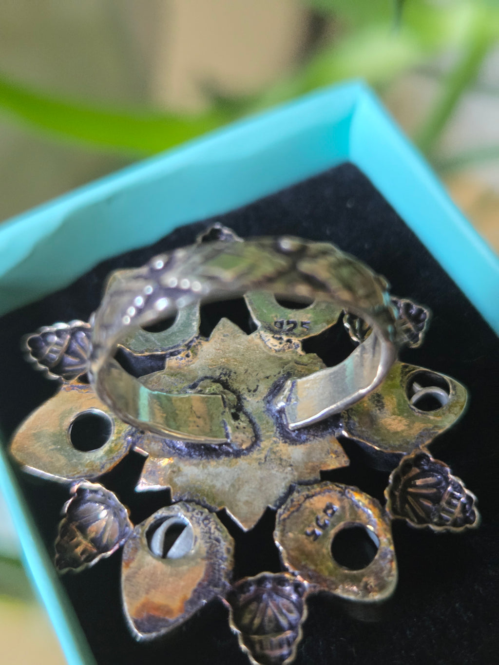 Silver Black Floral Ring Sz 7.25