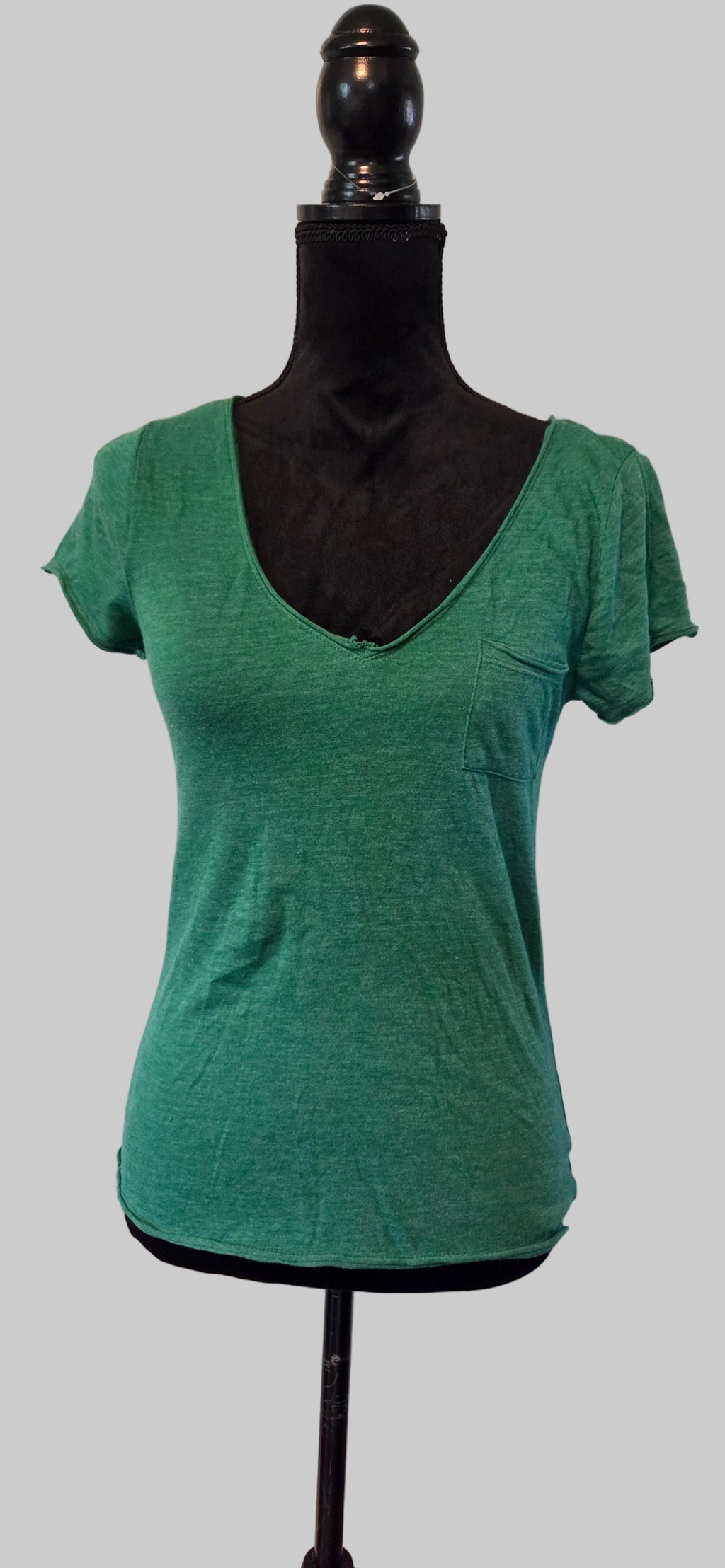 Zine | Lightweight Green Cotton V Neck T Shirt
