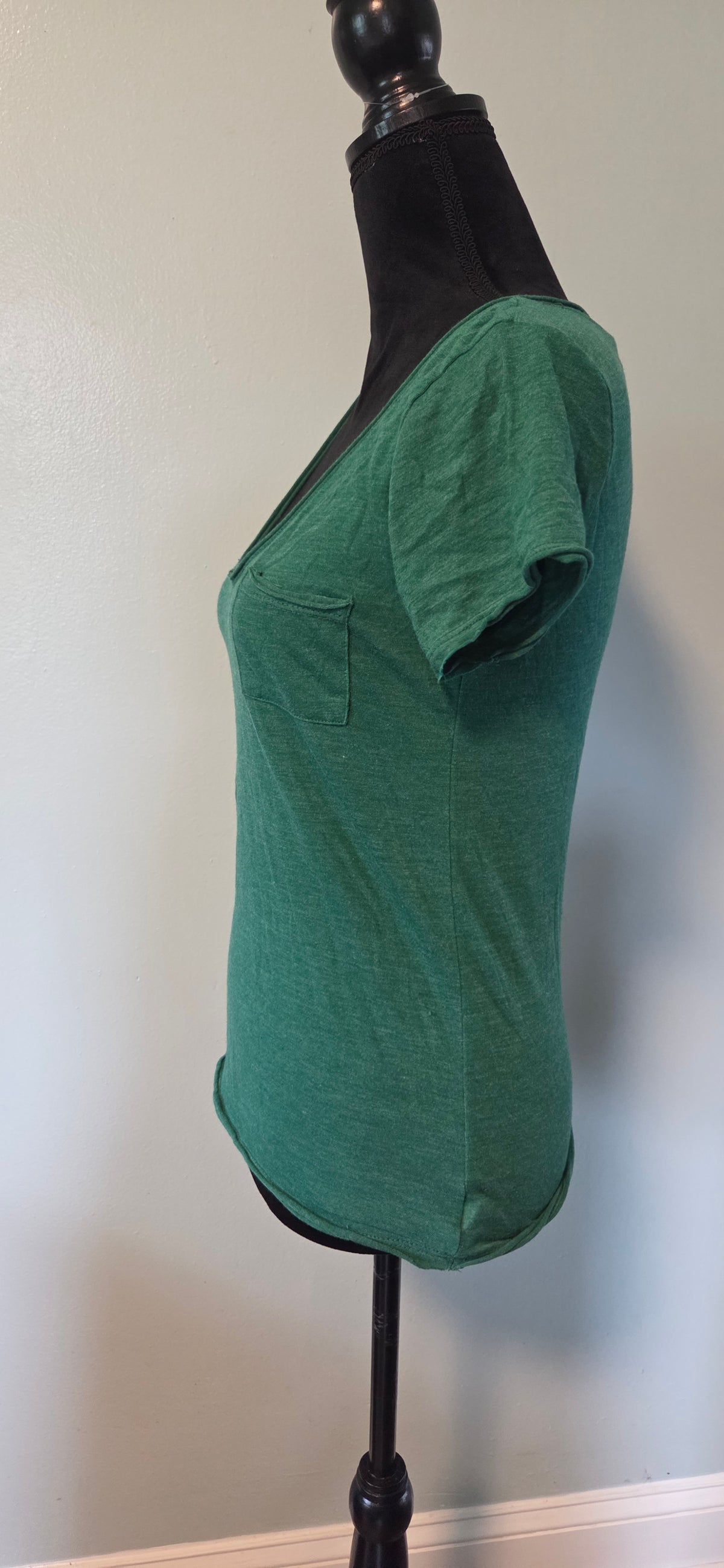 Zine | Lightweight Green Cotton V Neck T Shirt