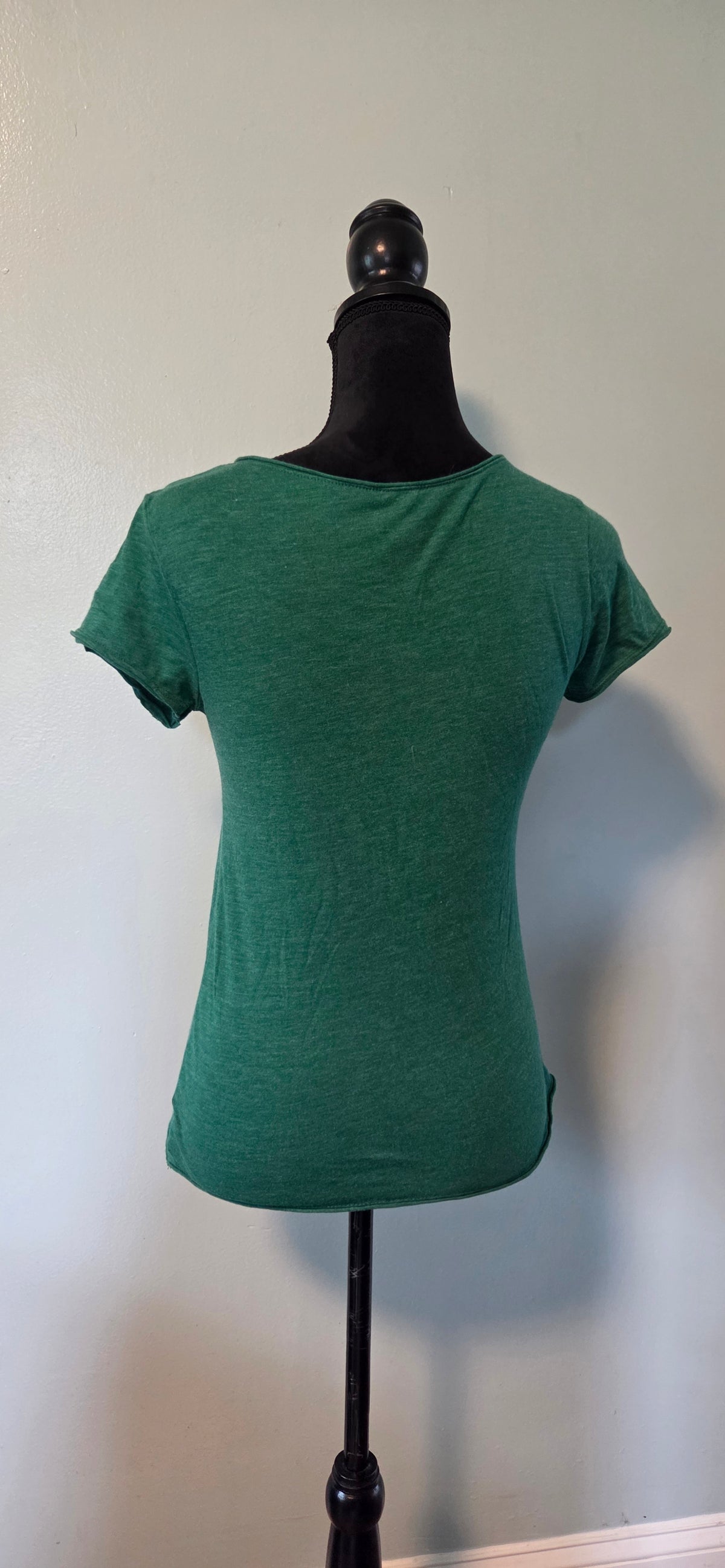 Zine | Lightweight Green Cotton V Neck T Shirt
