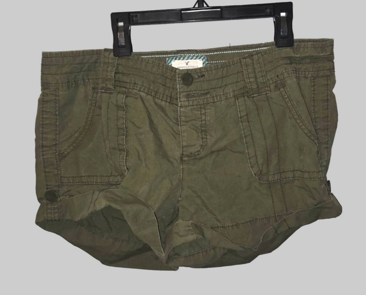 American Eagle | Green Cargo Shorts