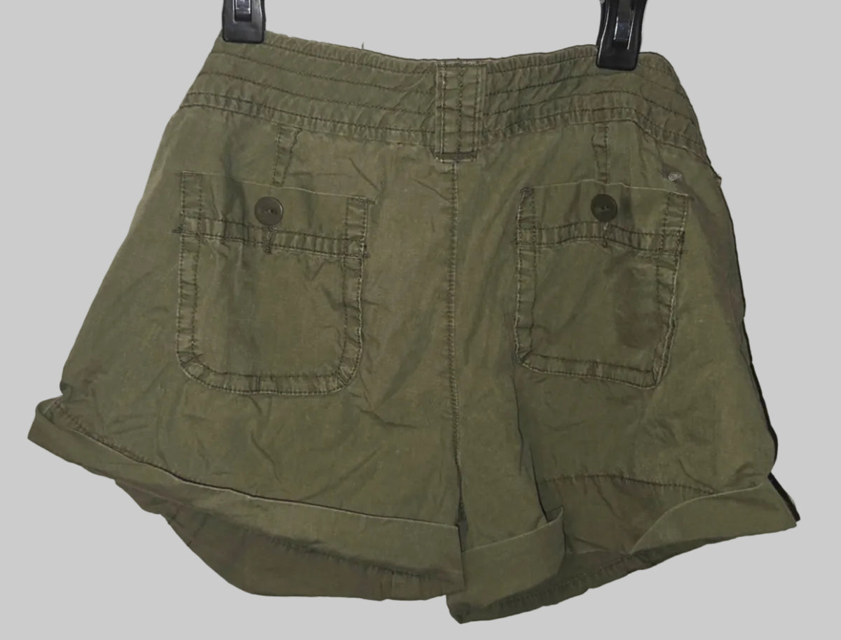 American Eagle | Green Cargo Shorts