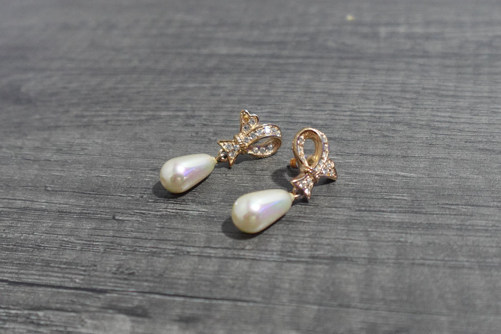 Vintage Gold Tone Drop Earrings
