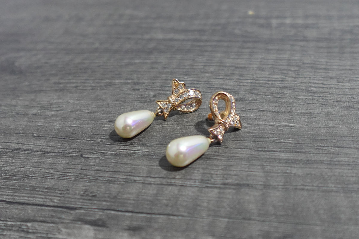 Vintage Gold Tone Drop Earrings