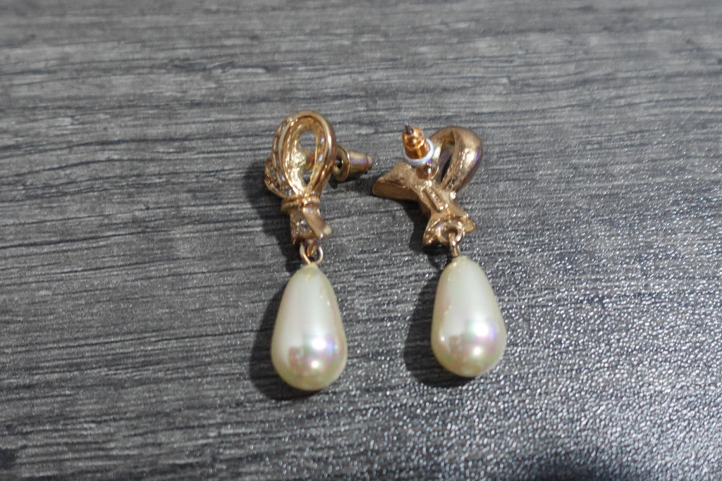 Vintage Gold Tone Drop Earrings