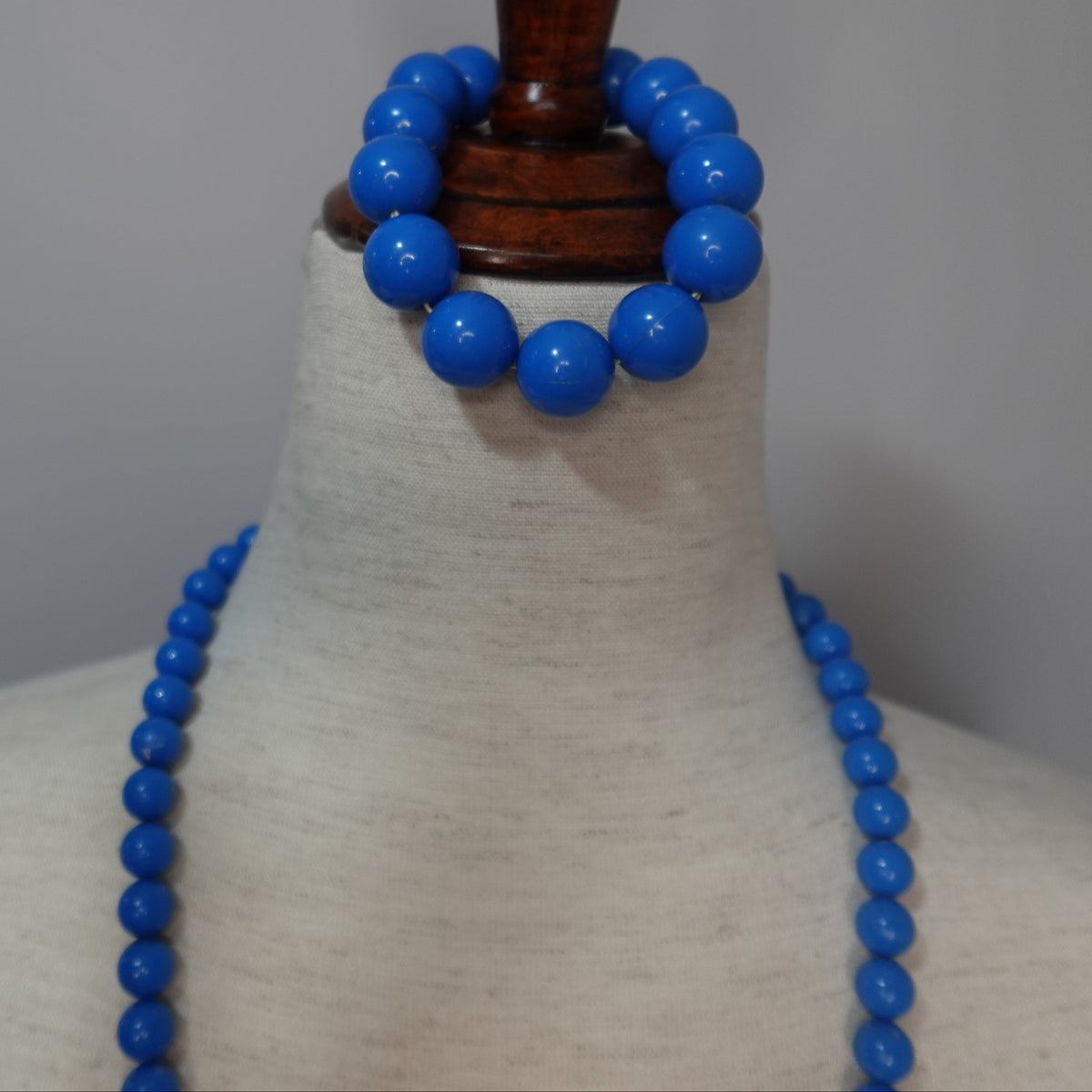Exaggerated Blue Beaded Necklace & Bracelet Set