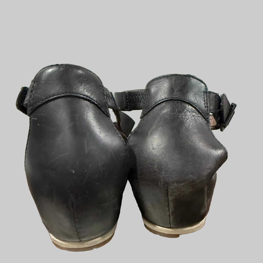Dansko | Vivian Gladiator Black Leather Wedge Sandals