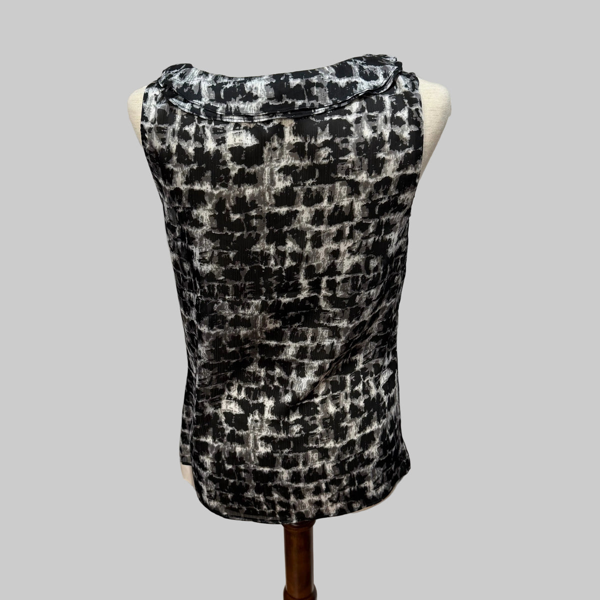 Tahari by Arthur S. Lavine | Ruffled Neckline Gray & Black Sleeveless Blouse