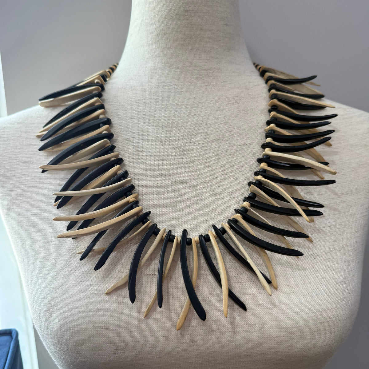 Black and White Samoan Style Ula Nifo Necklace