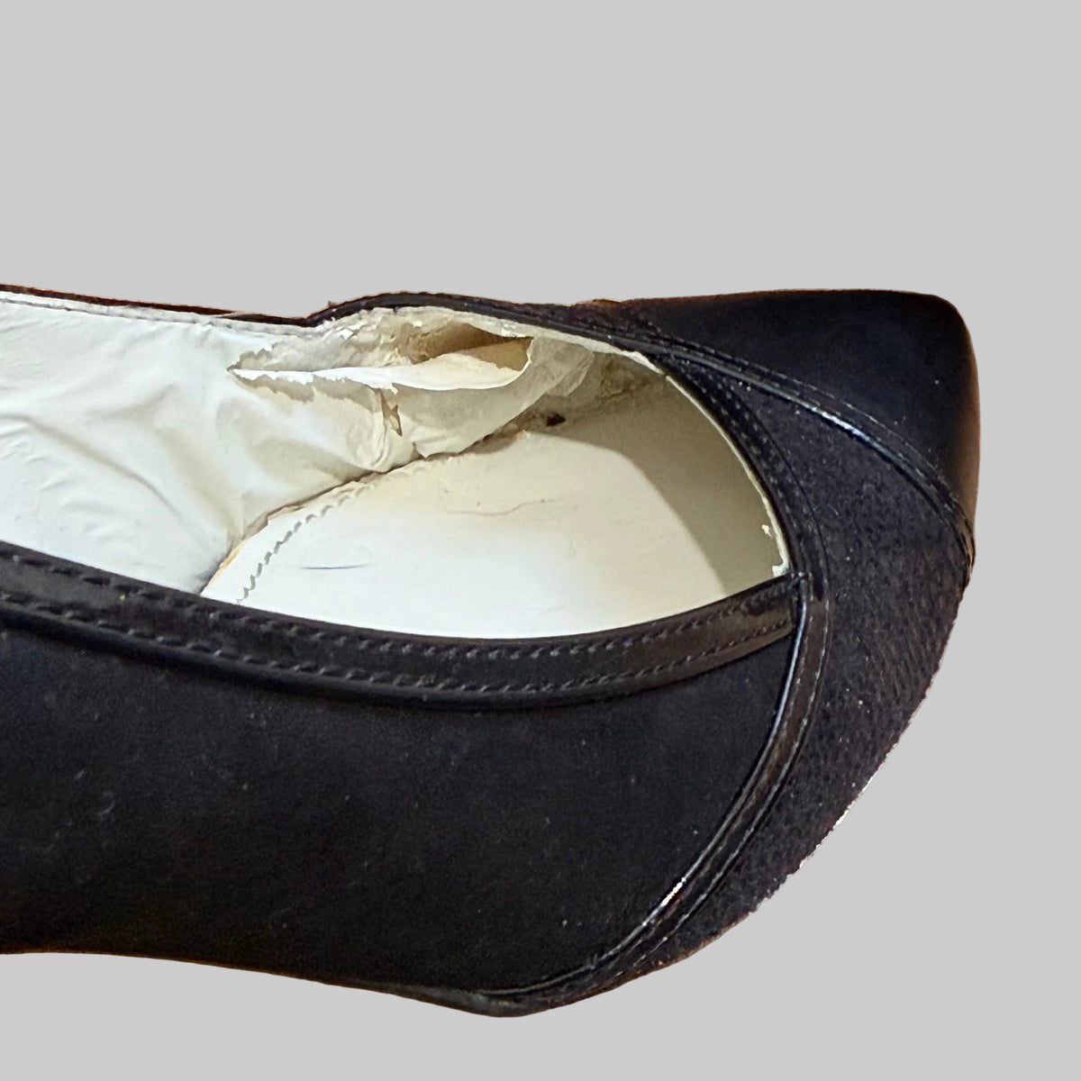 Anne Klein | Flicka Pointed Kitten Heel