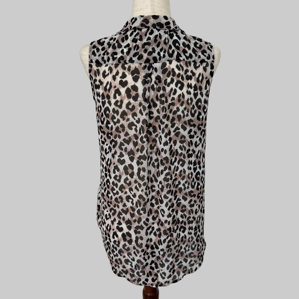 H&M | Hi-Low Sleeveless Button Down