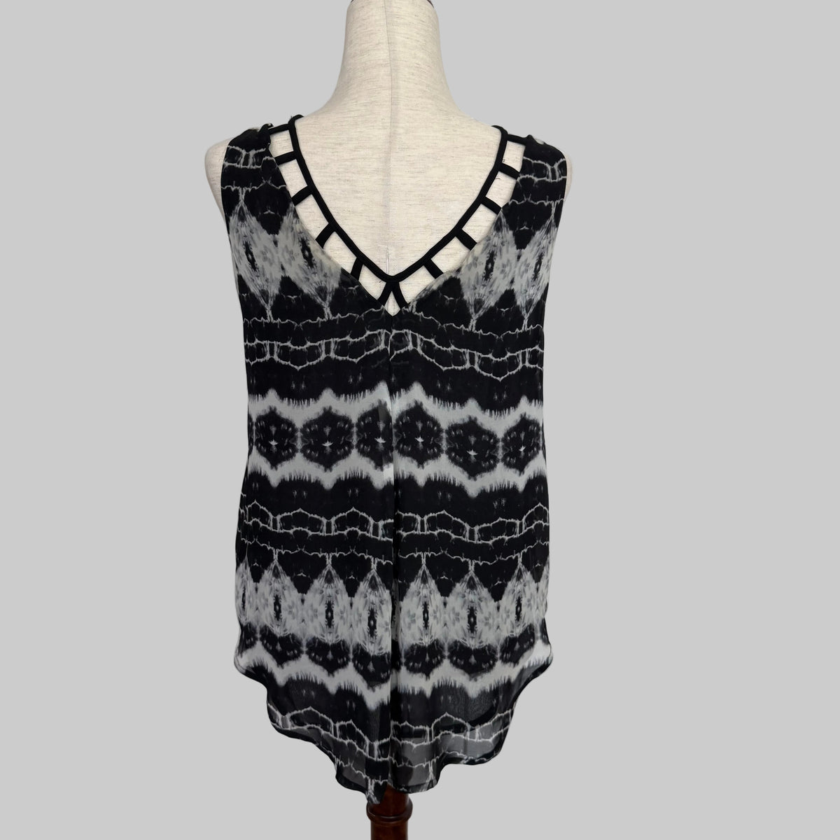 Sugar Lips | Black and White Tie Dye Top