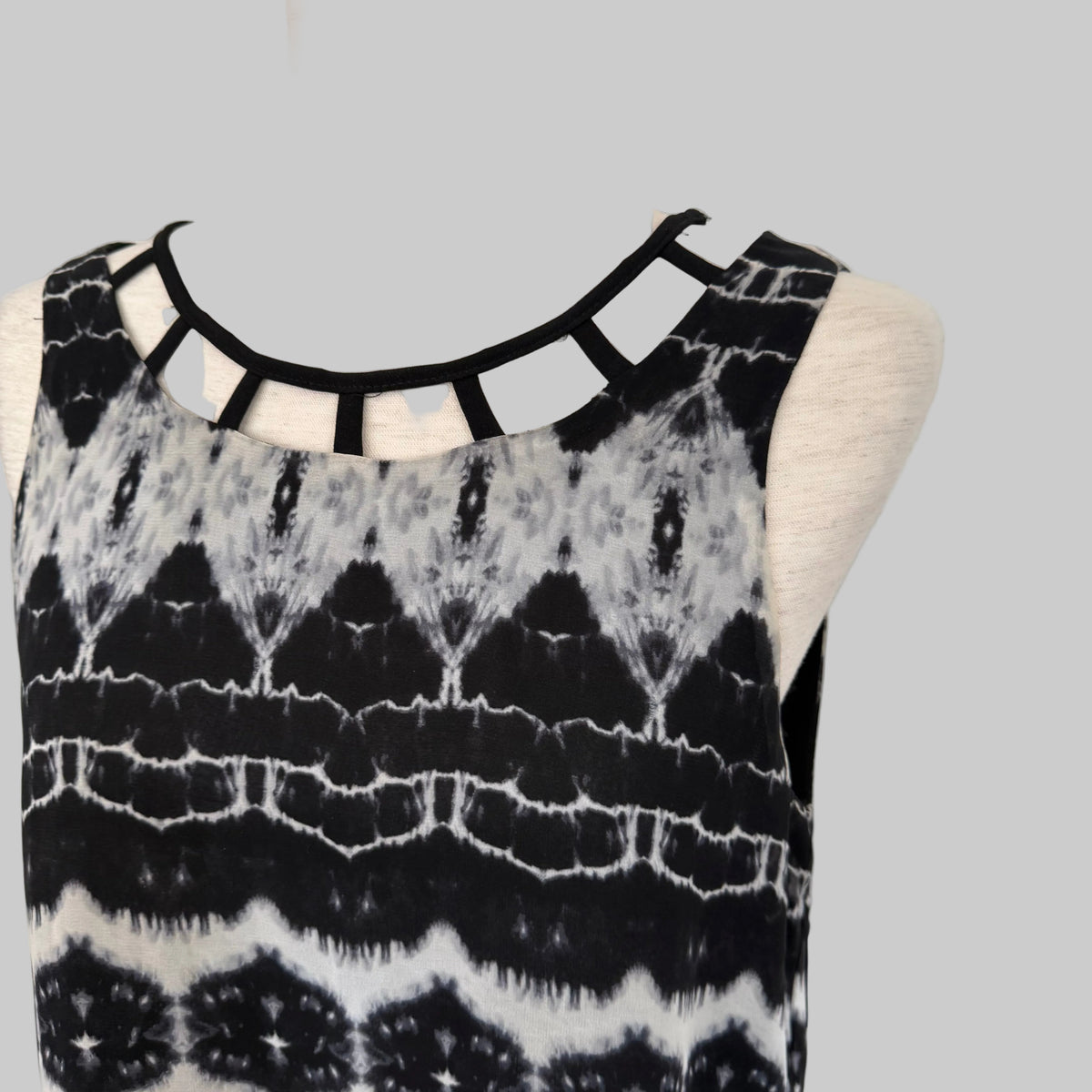 Sugar Lips | Black and White Tie Dye Top