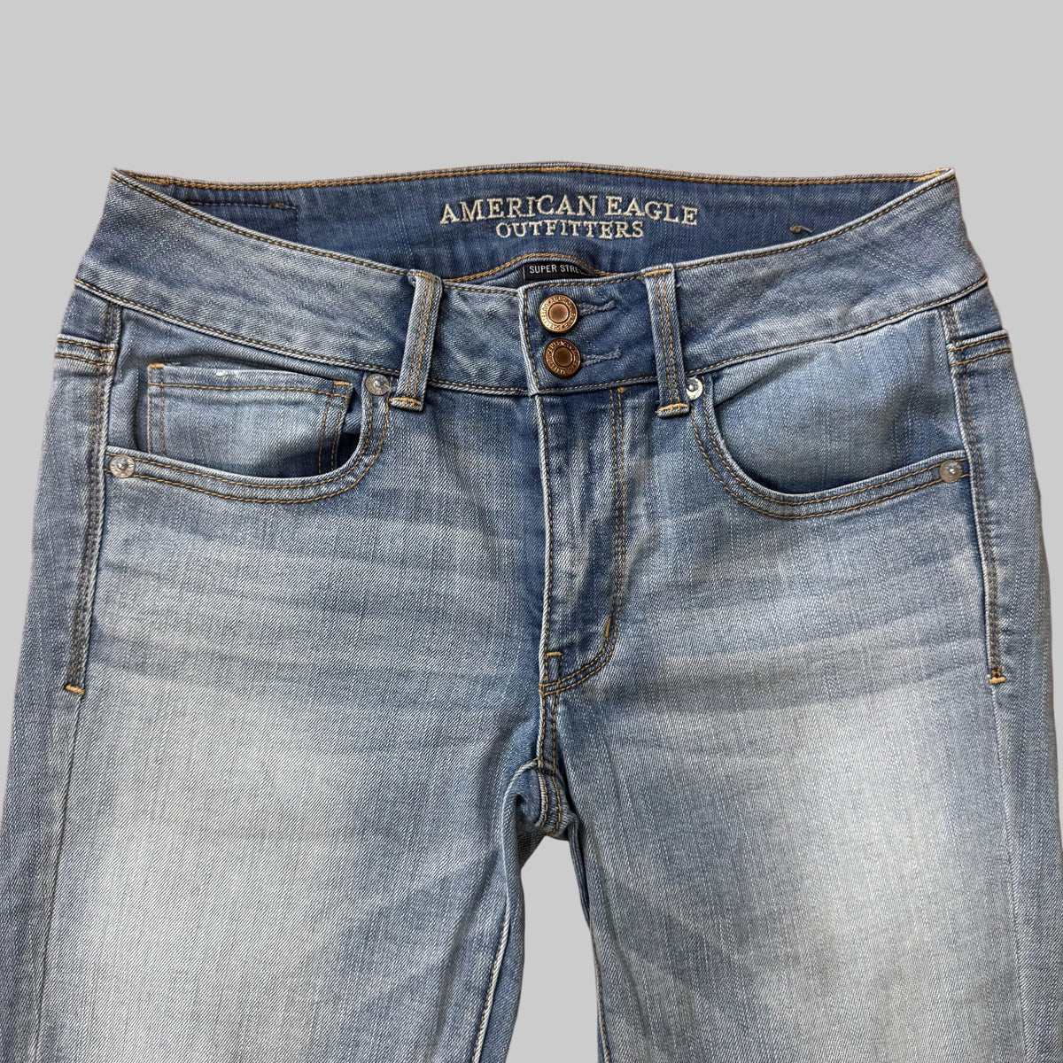 American Eagle | Light Wash Skinny Super Stretch Artist Crop