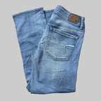 American Eagle | Light Wash Skinny Super Stretch Artist Crop